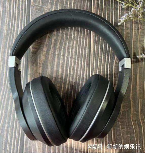 戴降噪耳机是音乐的守护者凯发k8一触即发4款头(图4)