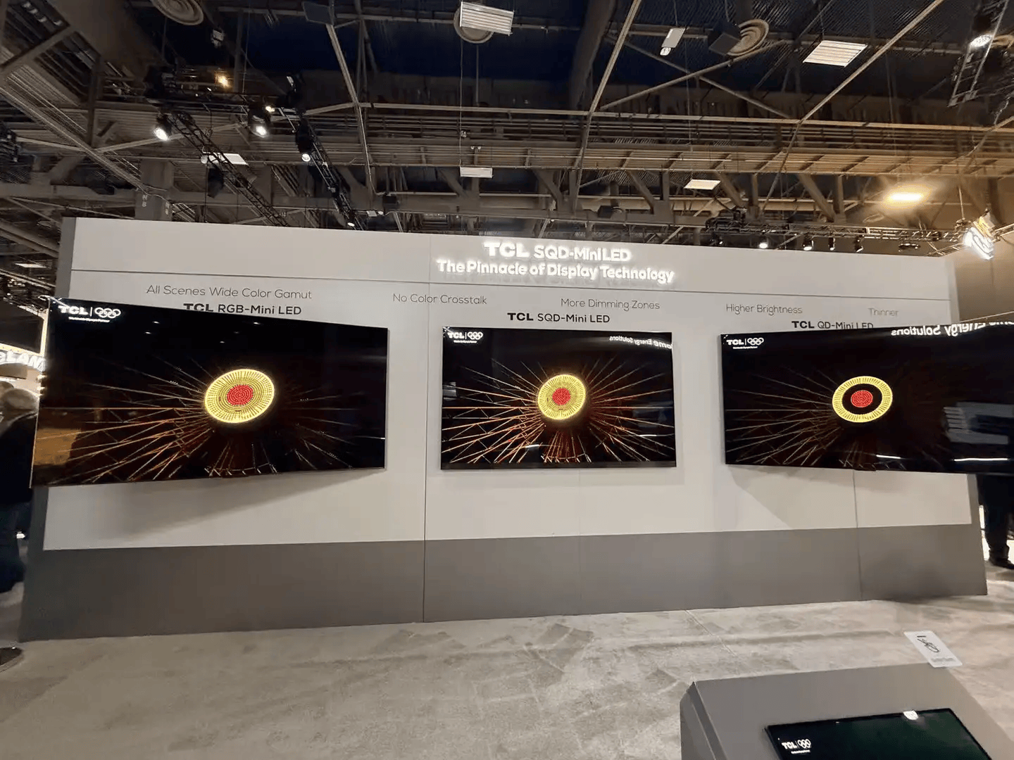 9大方向最火中企霸场机器人全明星乱斗K8凯发暴走2万步逛CES2026：(图7)