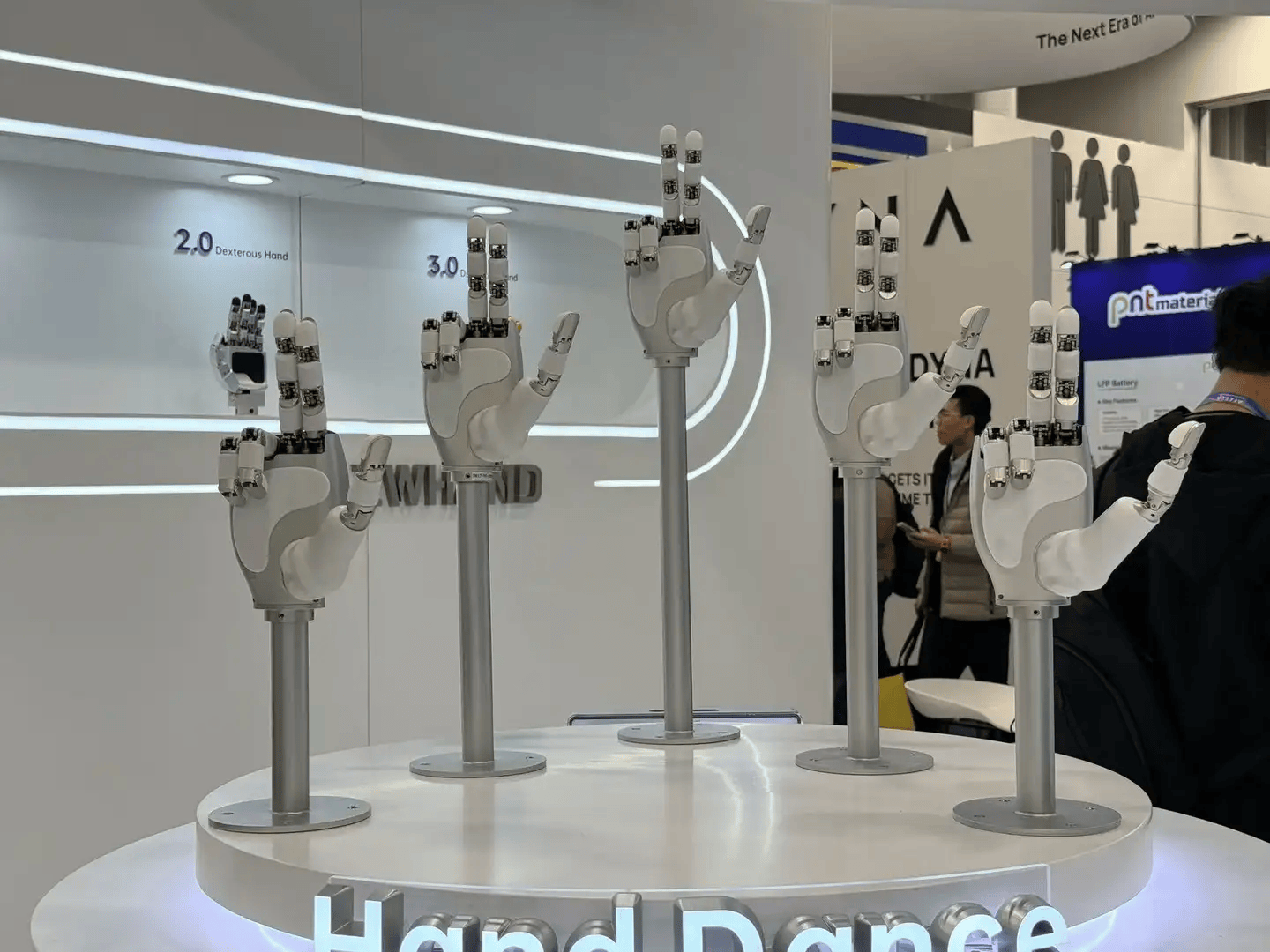 9大方向最火中企霸场机器人全明星乱斗K8凯发暴走2万步逛CES2026：(图116)